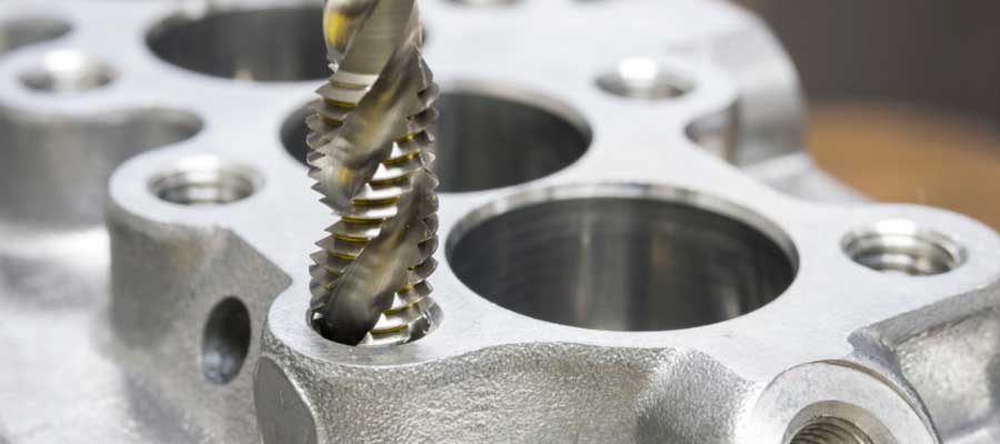Discussion on deep hole machining in cnc machining process