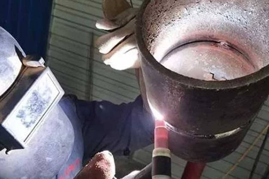 What is the process difference between full argon arc welding and argon arc welding bottoming?